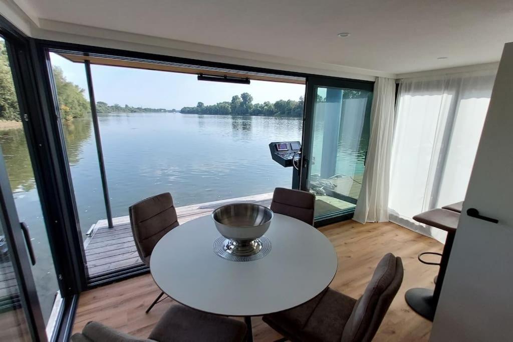 Riverboat-Rhein-Main Ferienloft Wiesbaden Exterior photo